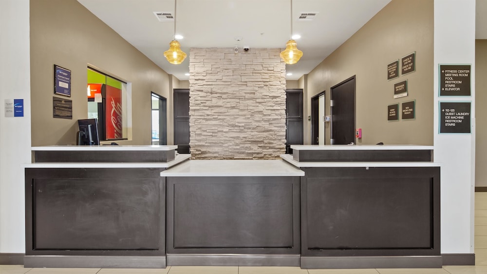 Best Western Lindsay Inn Suites 7/24