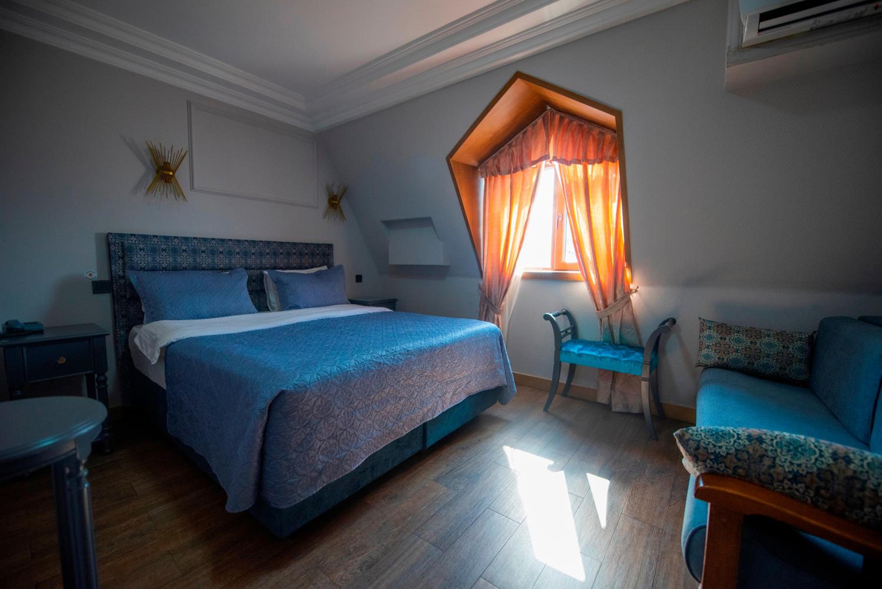 غرفة بسرير مزدوج أو سريرين منفصلين، Ramada Encore By Wyndham Kuwait Downtown 6/10