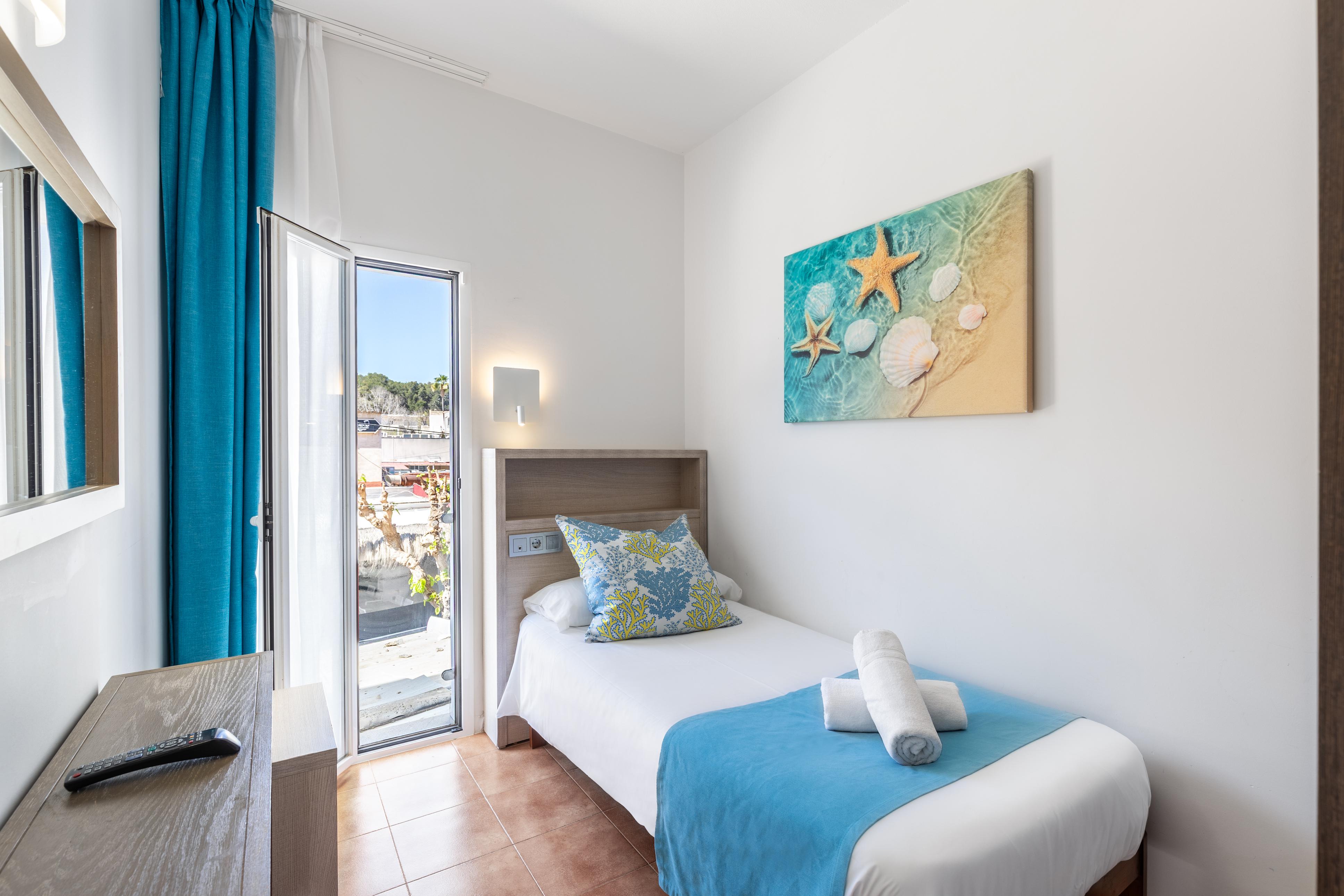 Standard, Single, Balcony or Terrace