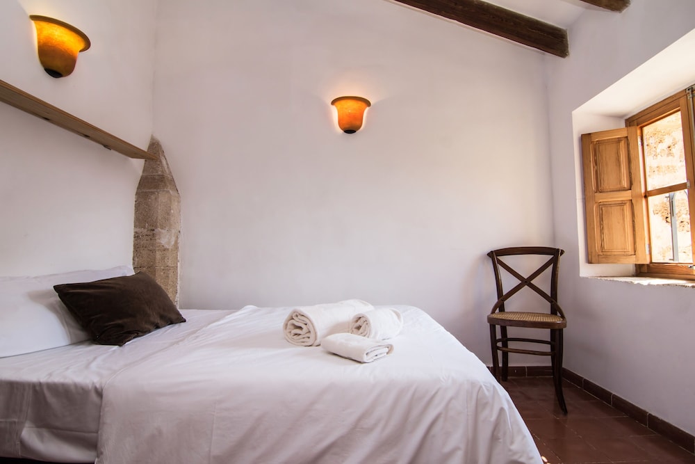 Petit Hotel Hostetgeria La Victoria 6/46