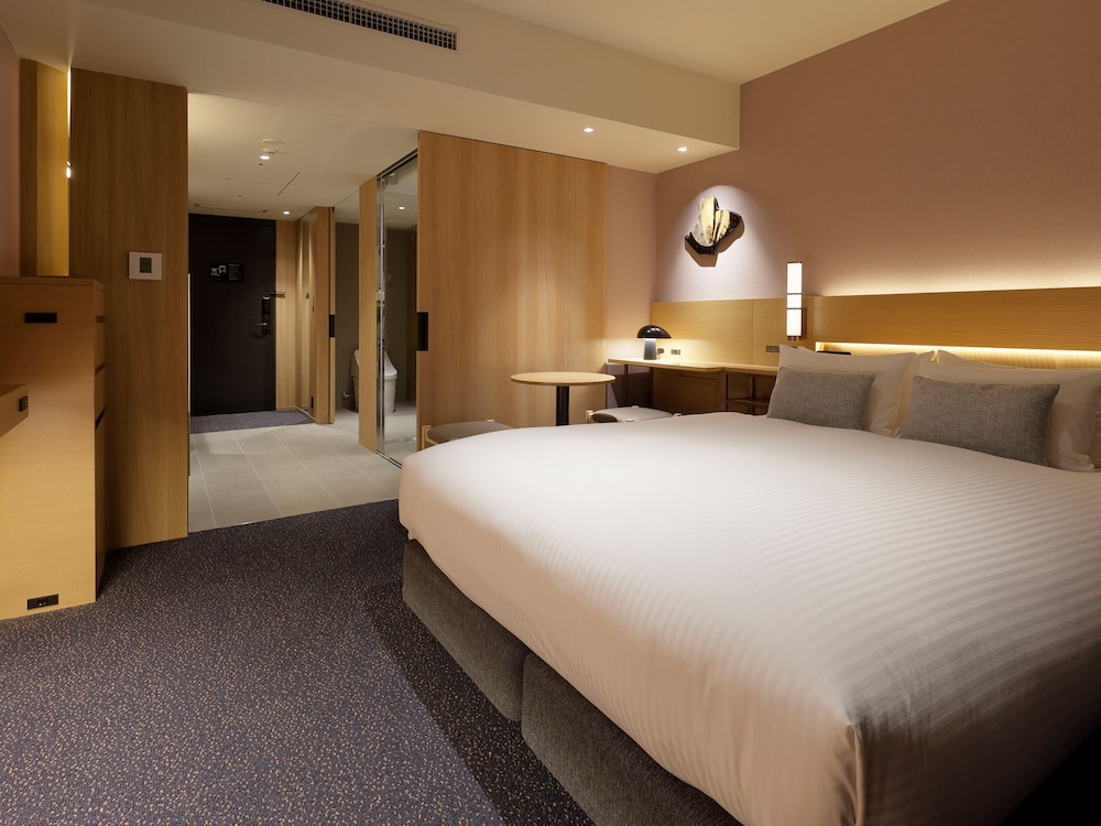 Superior, Queen Bed