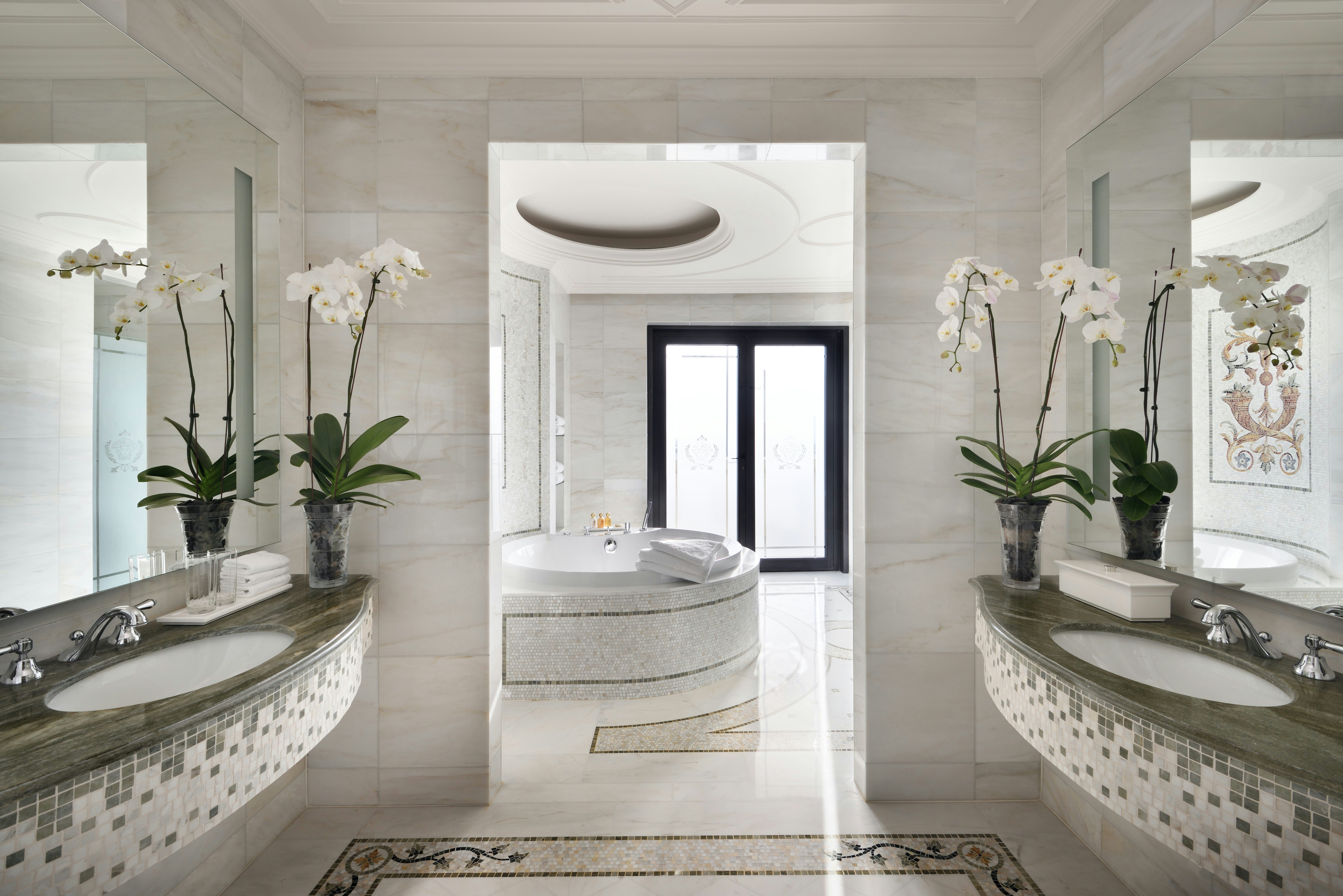 SIGNATURE SUITE