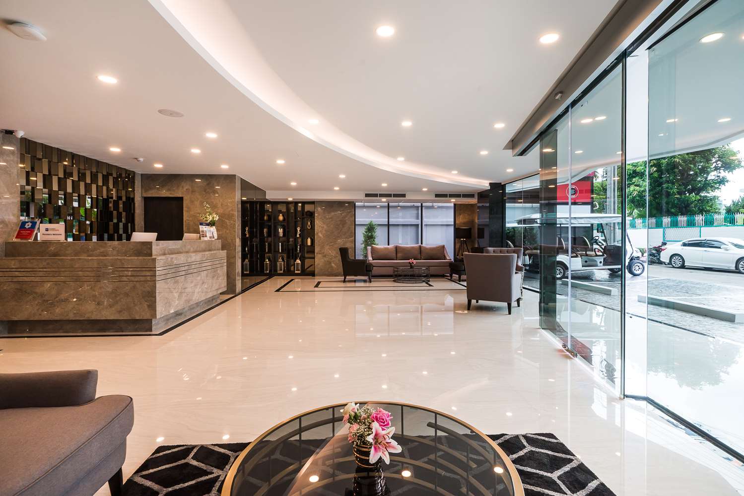 Surestay Plus Hotel By Best Western Sukhumvit 2 photo3