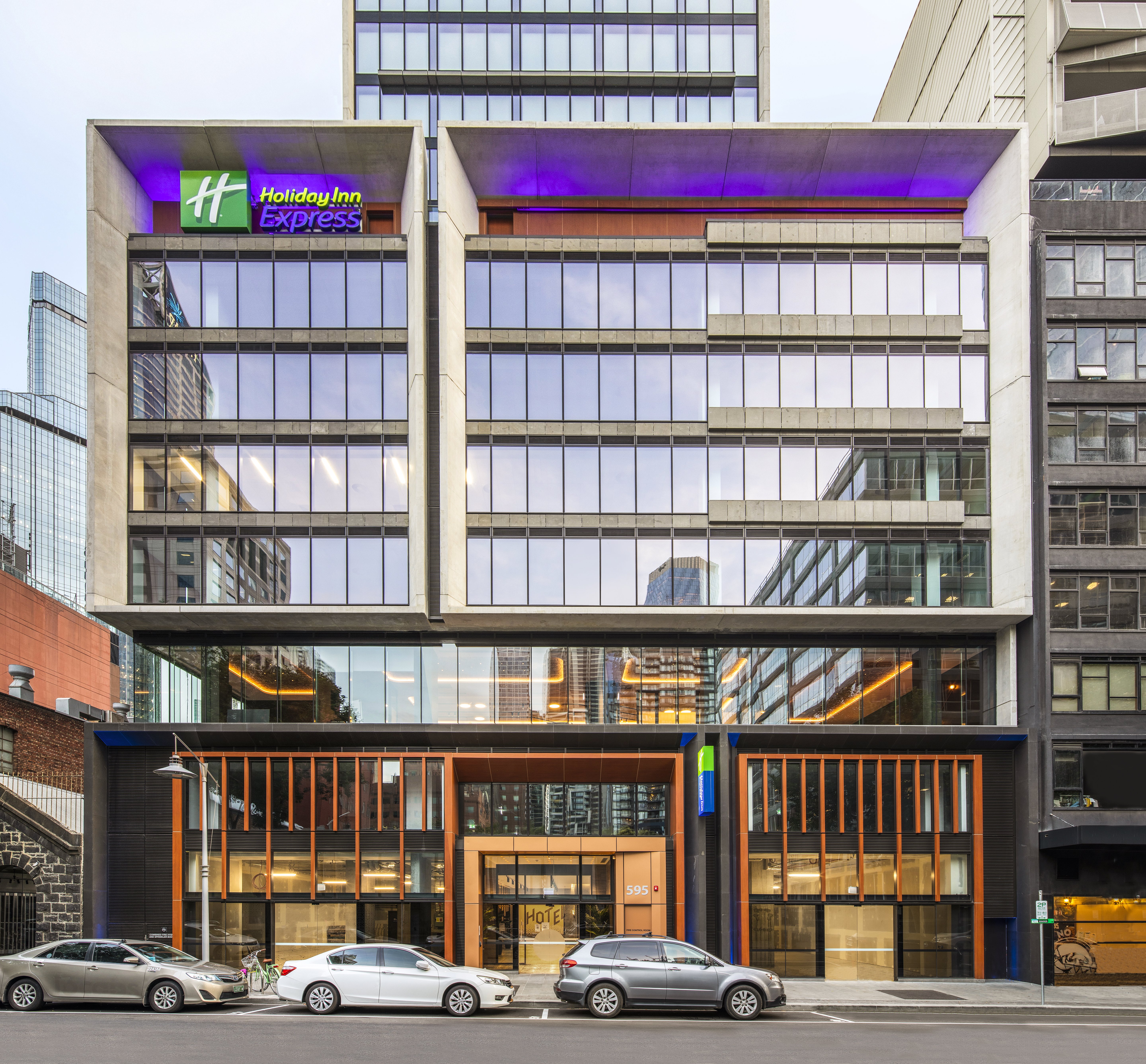Holiday Inn Express Melbourne Little Collins 6/74