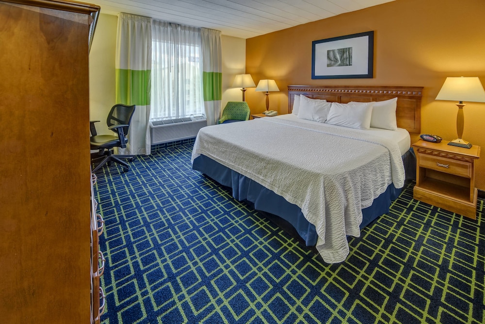 Spark by Hilton Murfreesboro 9/34