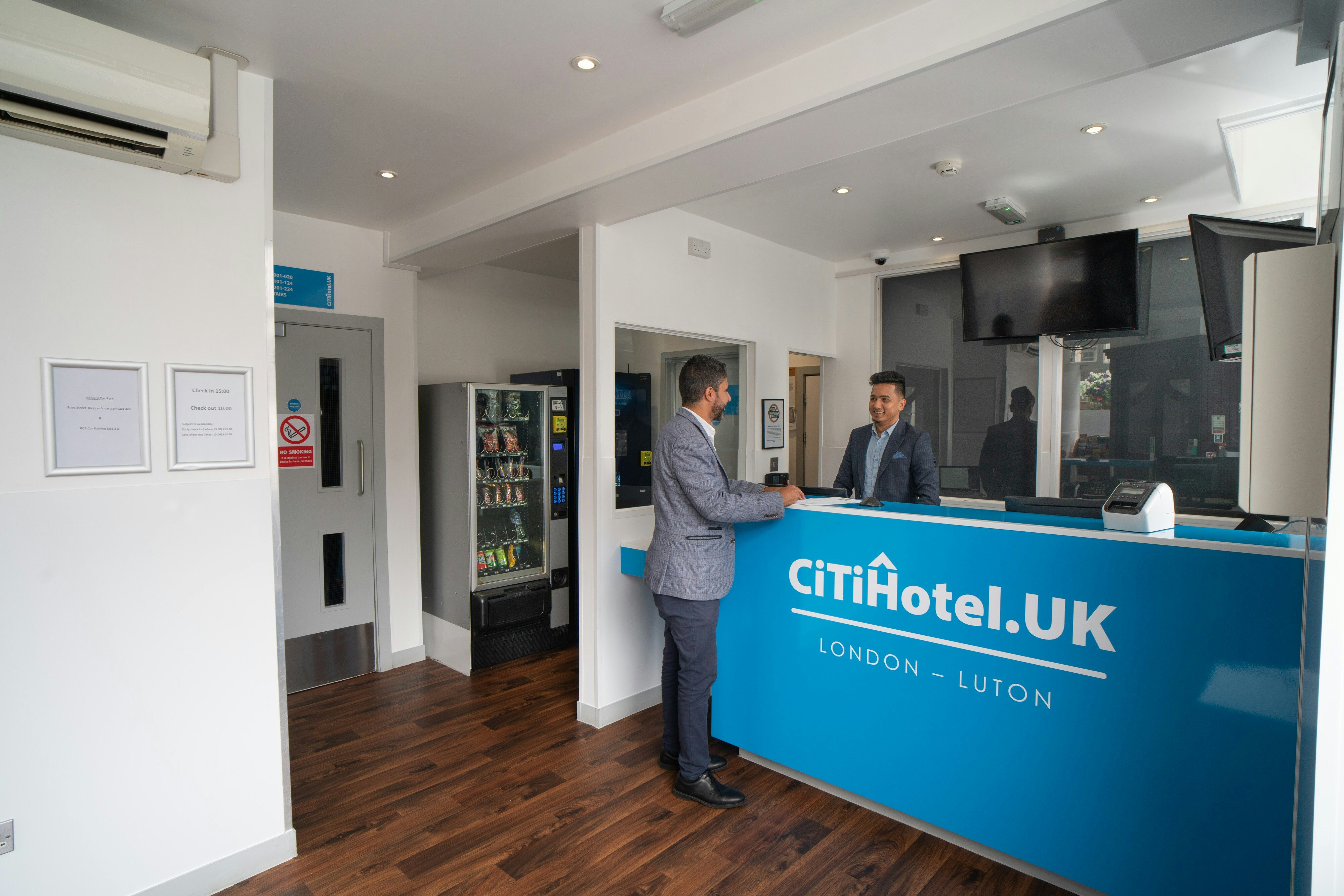 Lobby at CiTi Hotel London Luton By Belvilla, LUTON