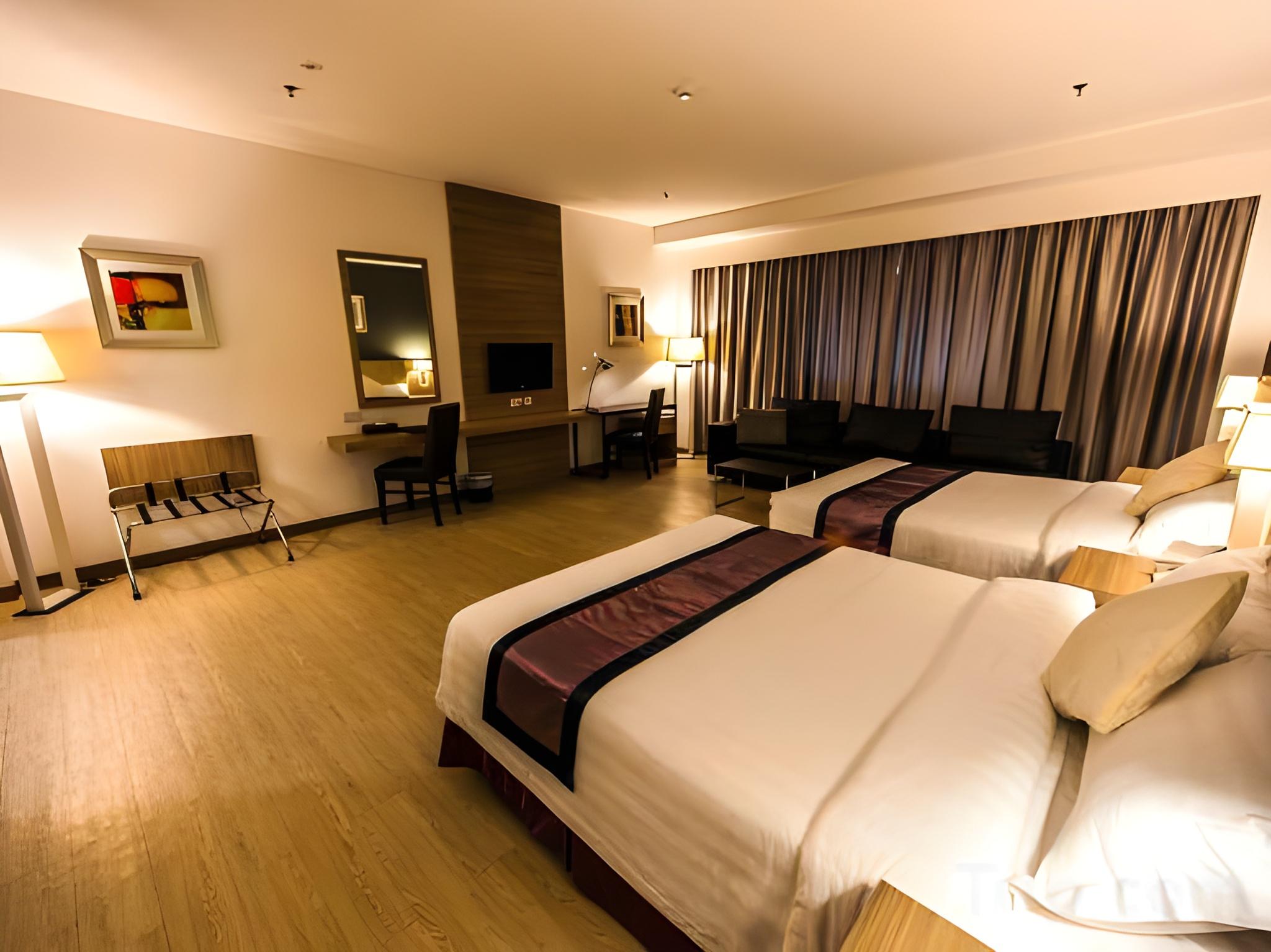 Deluxe, Executive, 2 Queen Beds