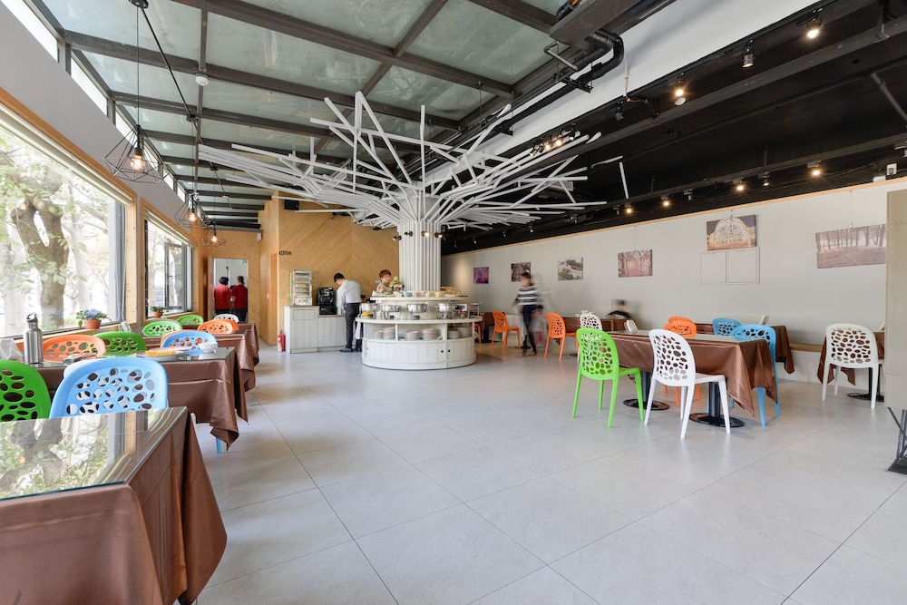 R7 Eco Hotel 3/33