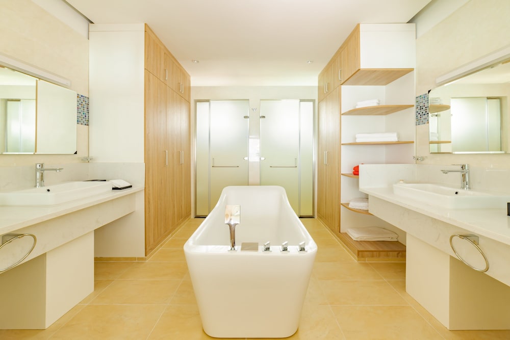 2 Bedrooms, Lagoon Villa, 1 King and 1 Single Beds, with Pool
