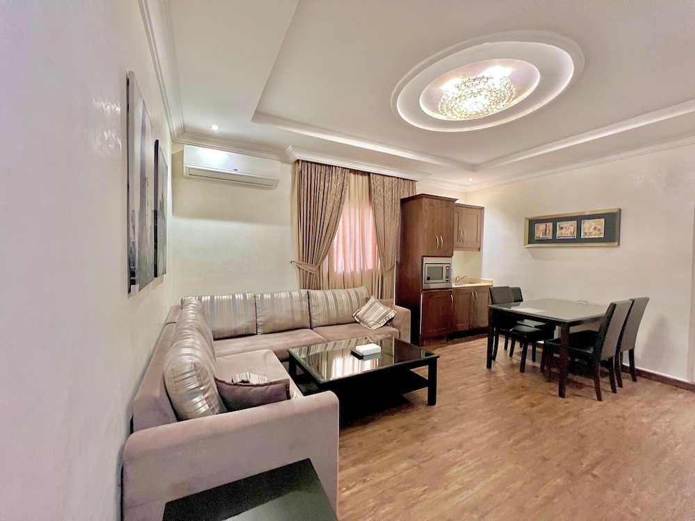 Loren Suites Al Salamah 34/50