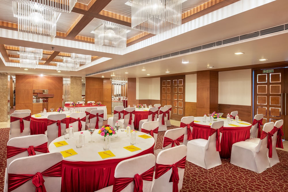 BloomSuites Ahmedabad 30/37