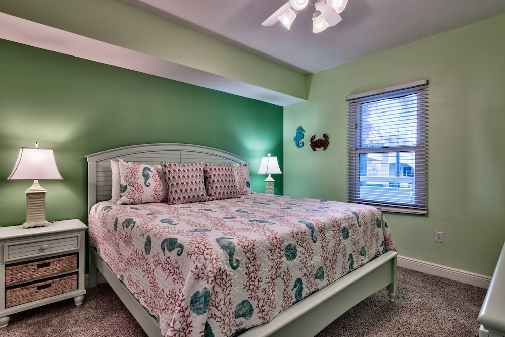 Celadon: Unit 102 by Forehand Rentals 5/37