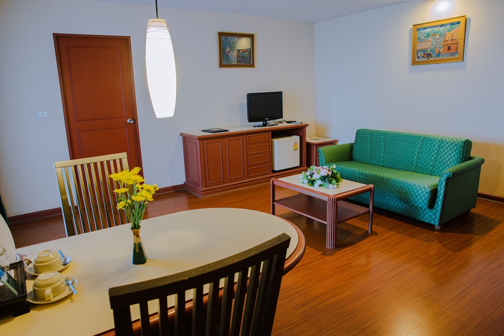 Baiyoke Suite 38/63