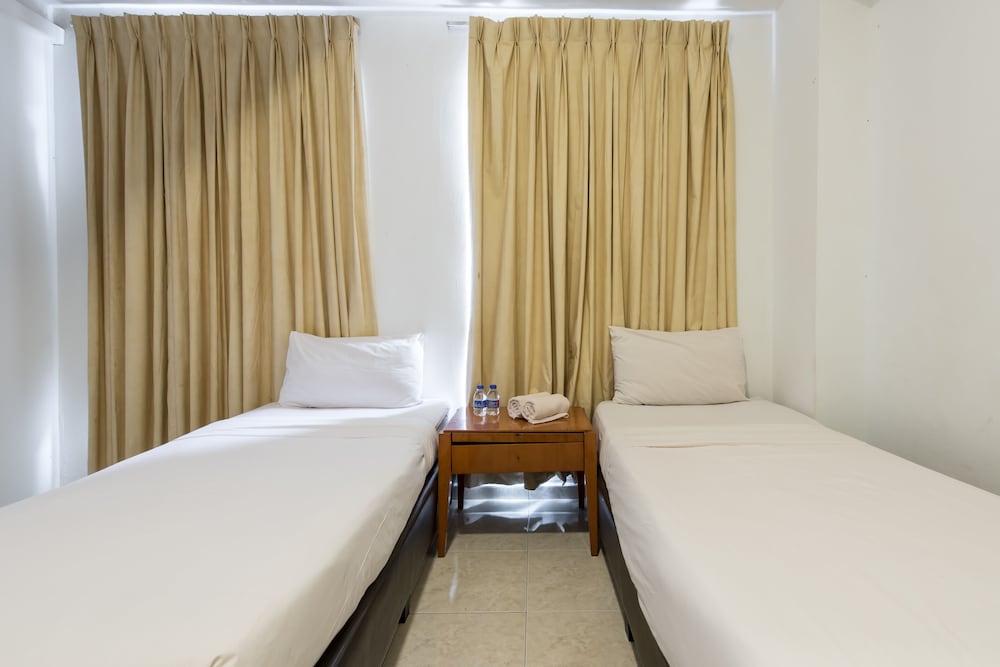 OYO 1090 Hollitel Hotel Melaka 6/17