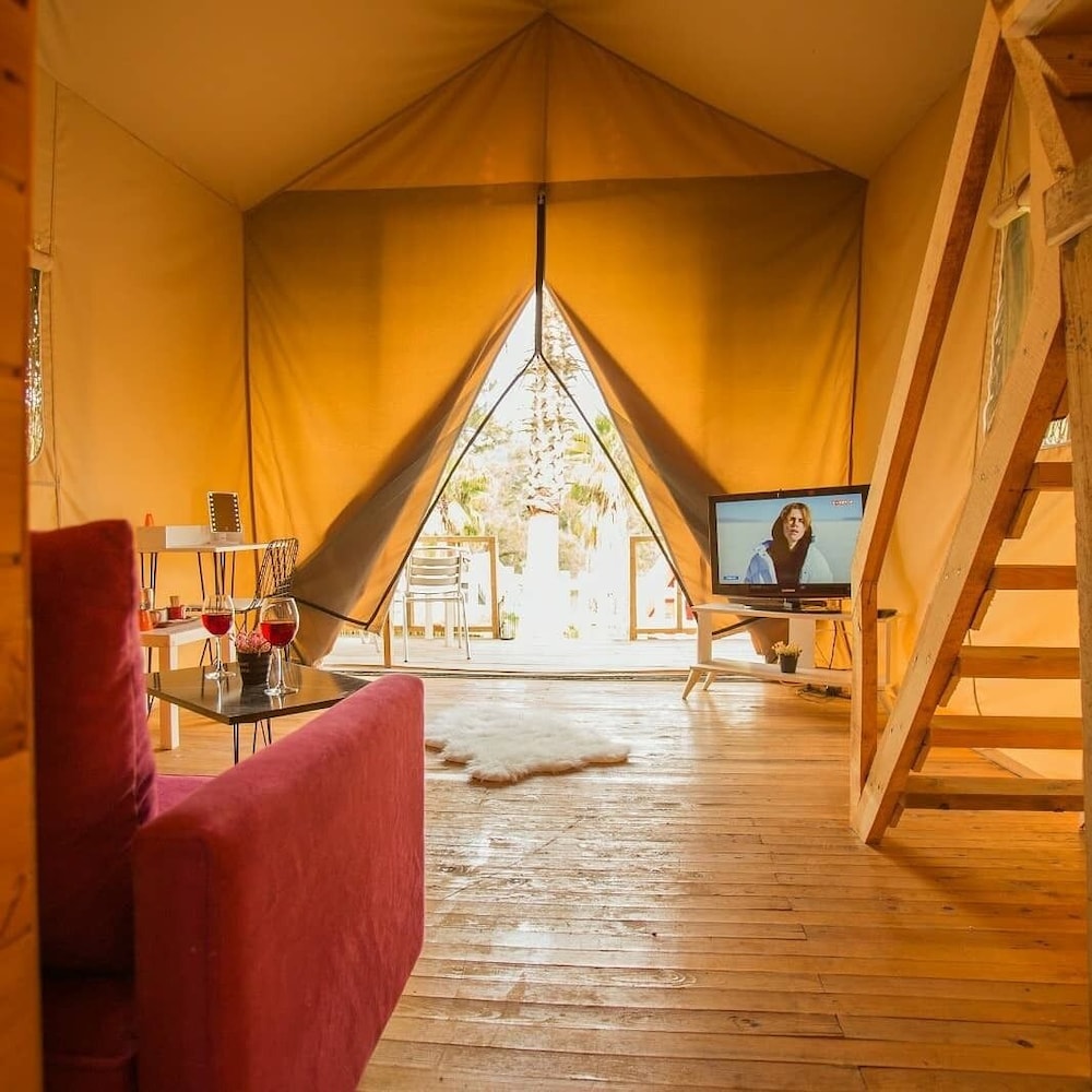 The Hill Glamping 12/47