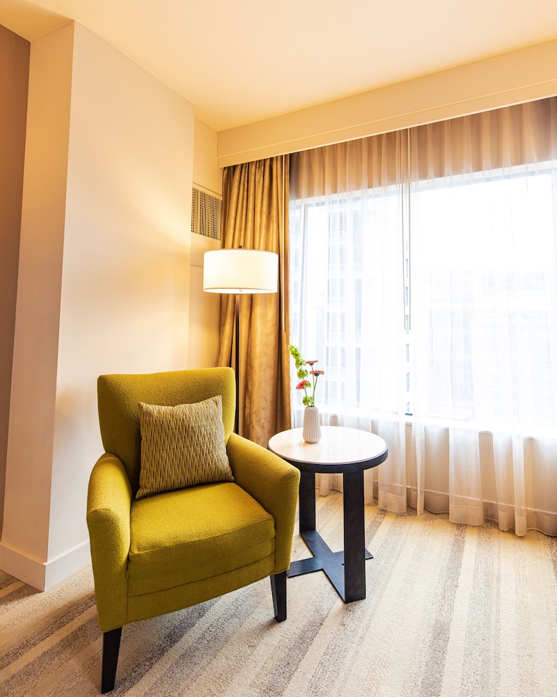 Hyatt At Olive 8 55/69