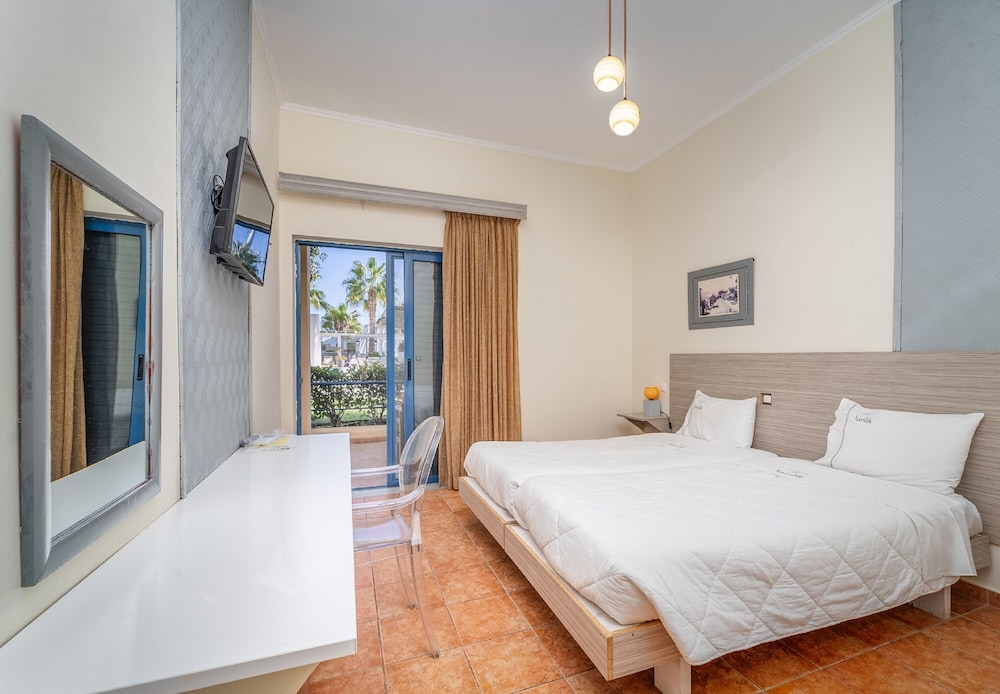 Ianos Hotel 5/24