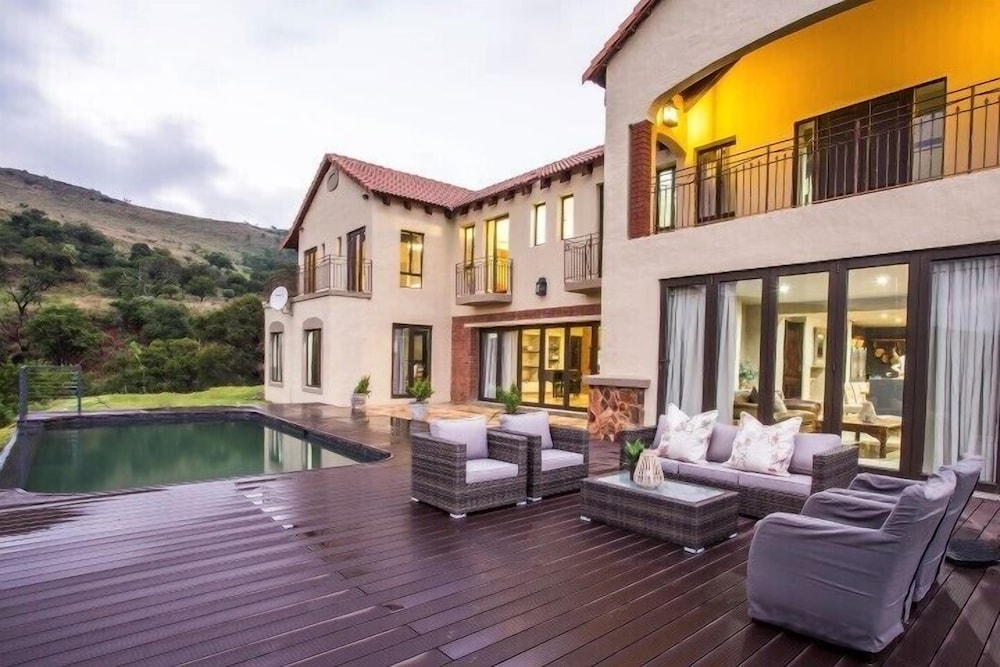 Mount High Luxury Country House 33/37