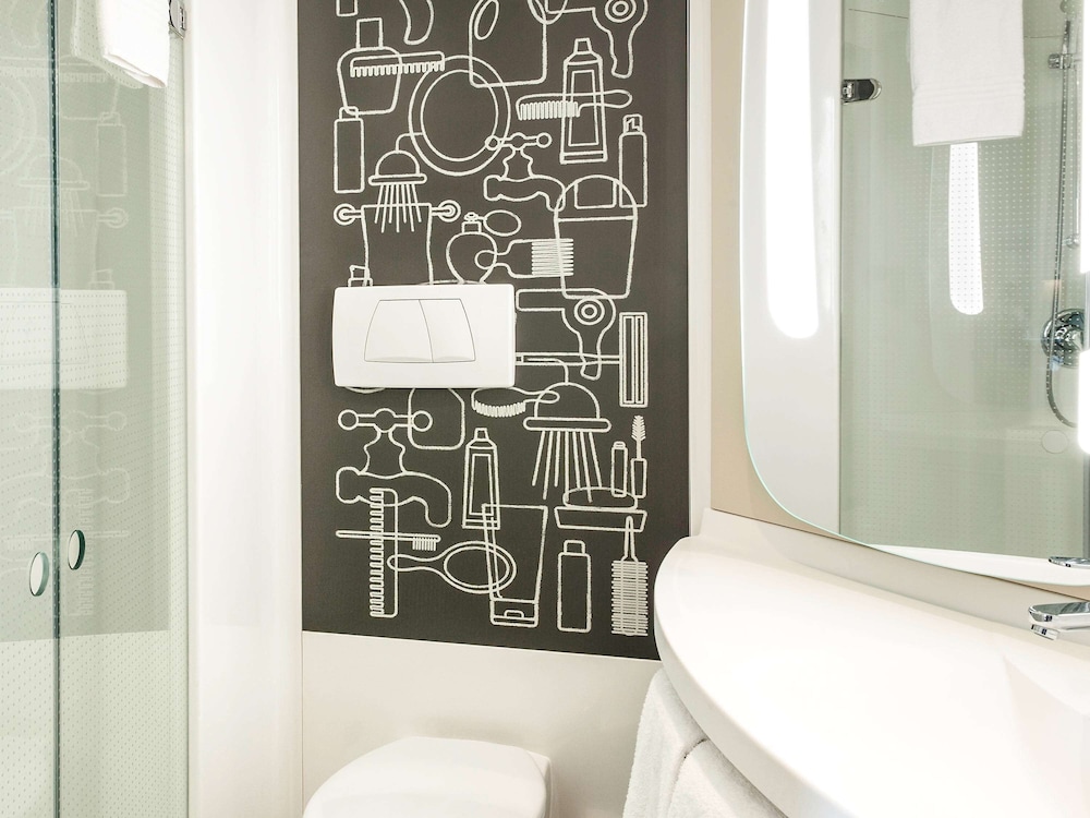 Ibis Paris La Defense Courbevoie 49/49