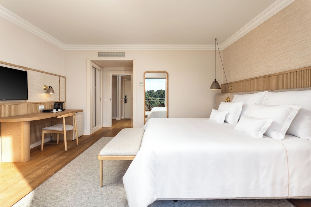 SUITE, RESORT VIEW