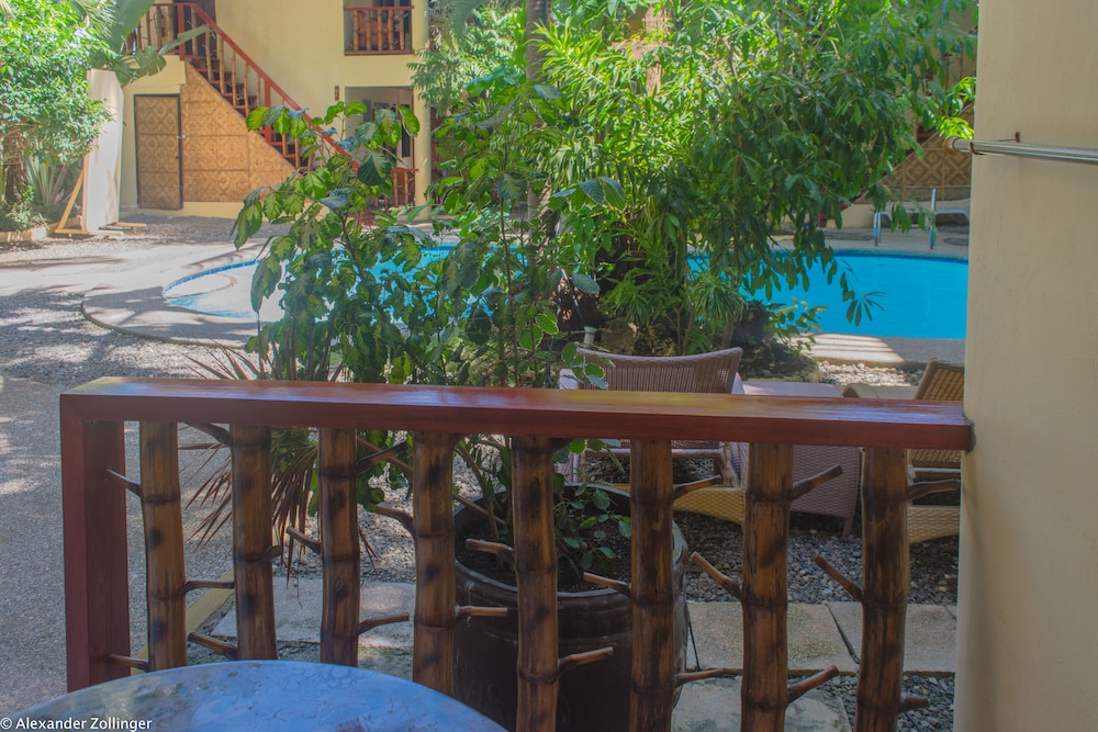 Alona Vida Beach Resort 41/64