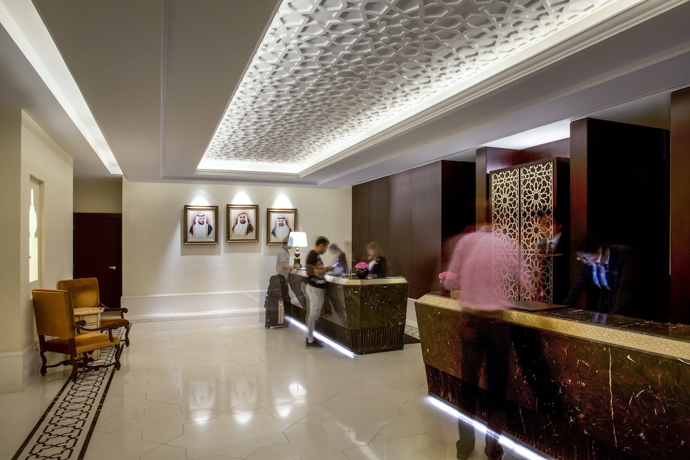 Bab Al Qasr Hotel 8/73