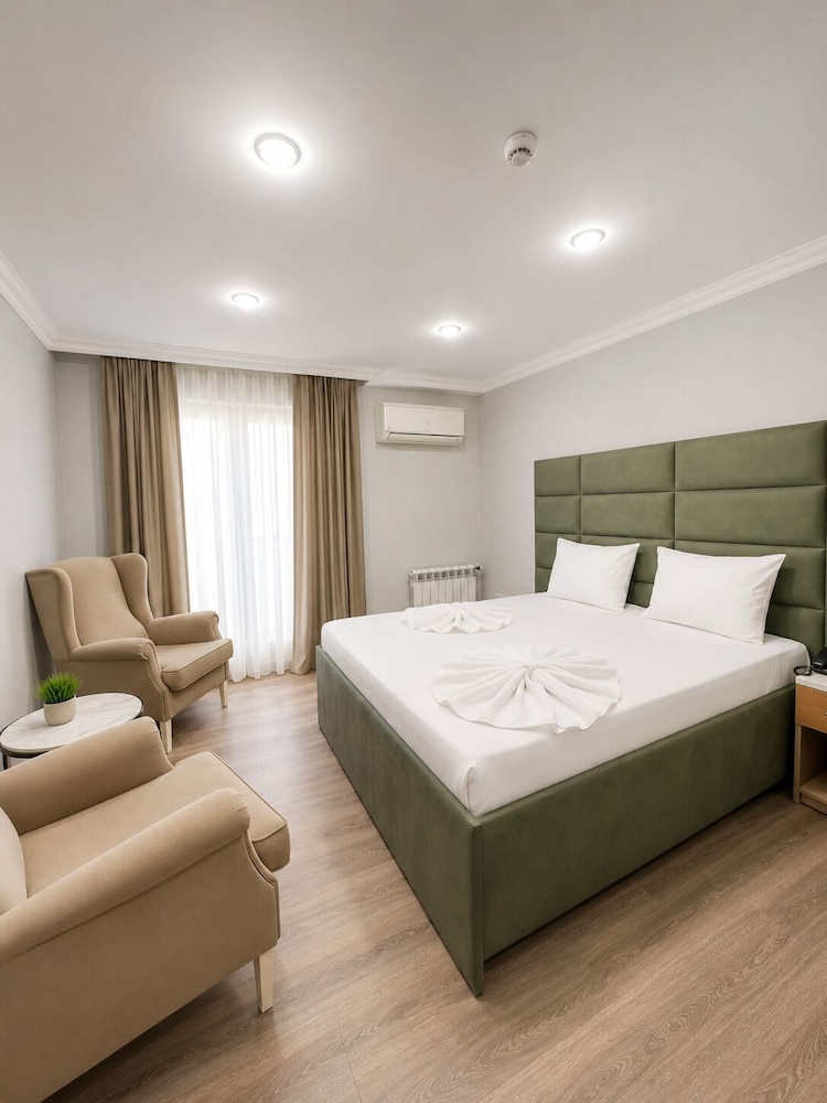 RoseMary Inn 24/61