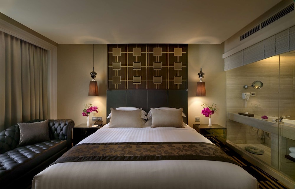 The Landmark Bangkok Hotel 27/73