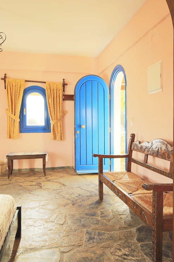 Arolithos Traditional Cretan Village 30/50