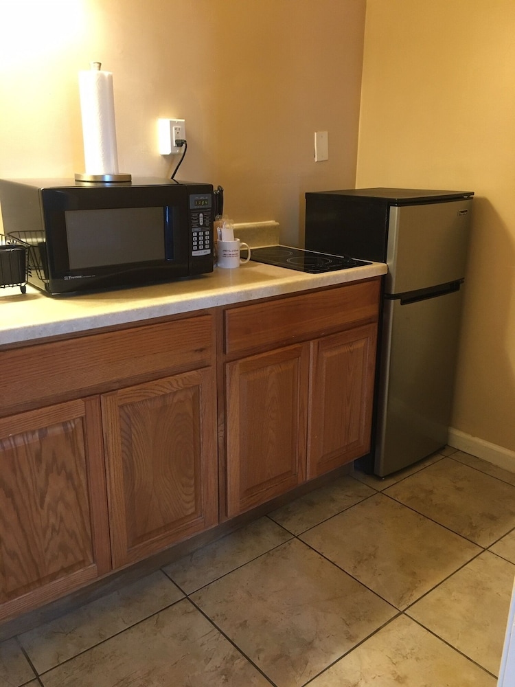 ANS Inn & Suites 6/50