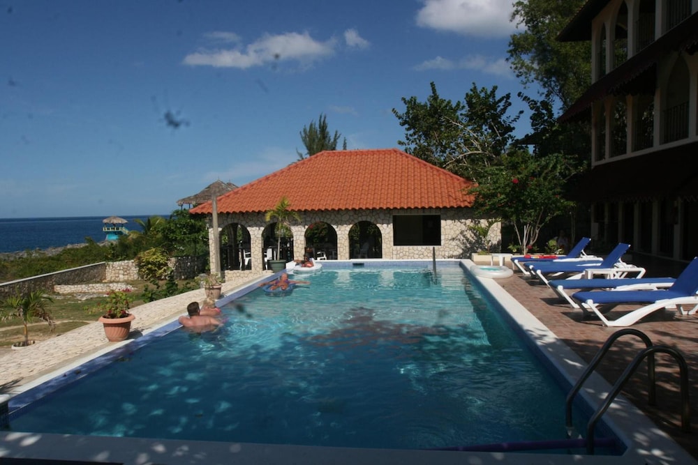 Le Mirage Resort 56/58