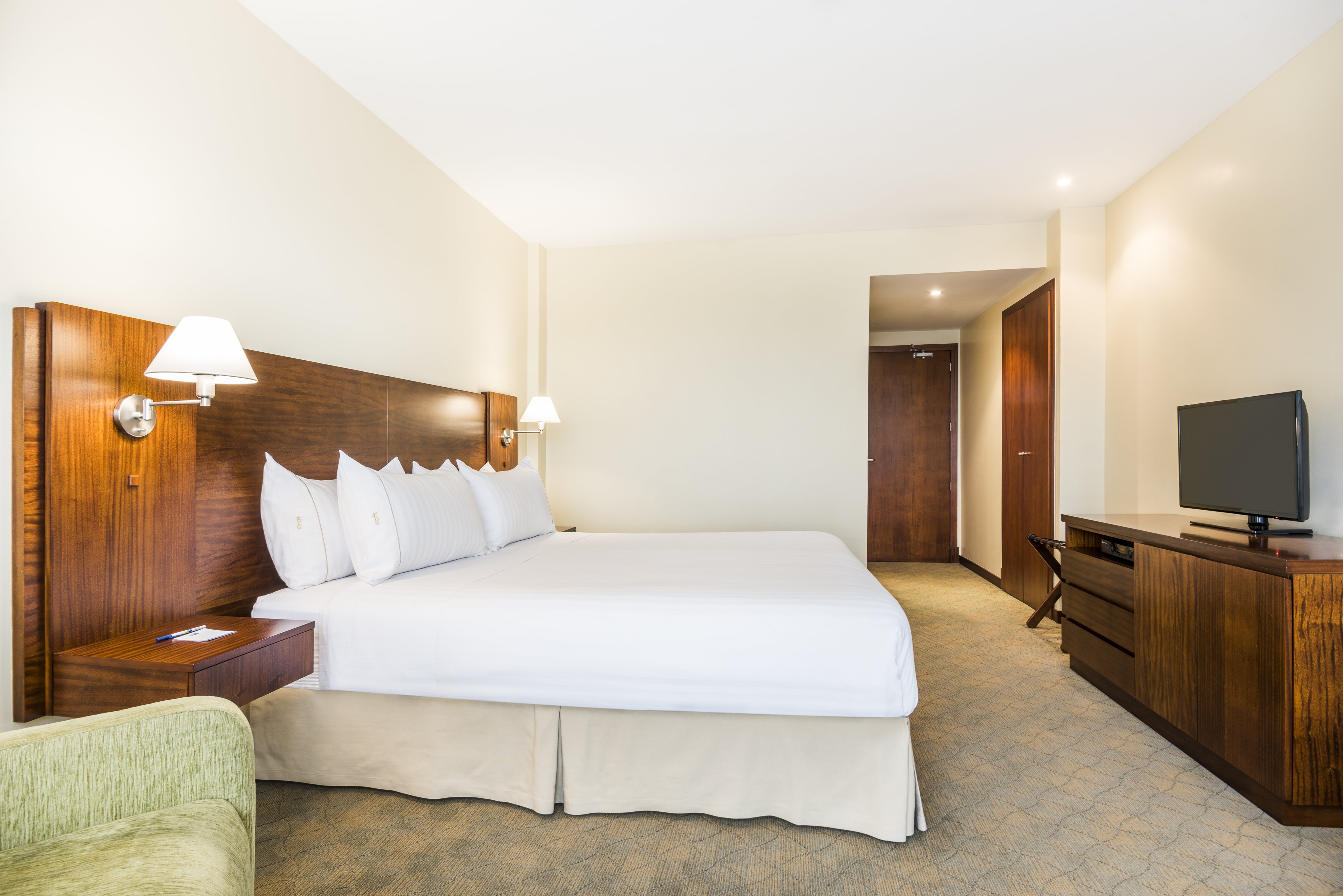 HOLIDAY INN EXPRESS QUITO 20/66