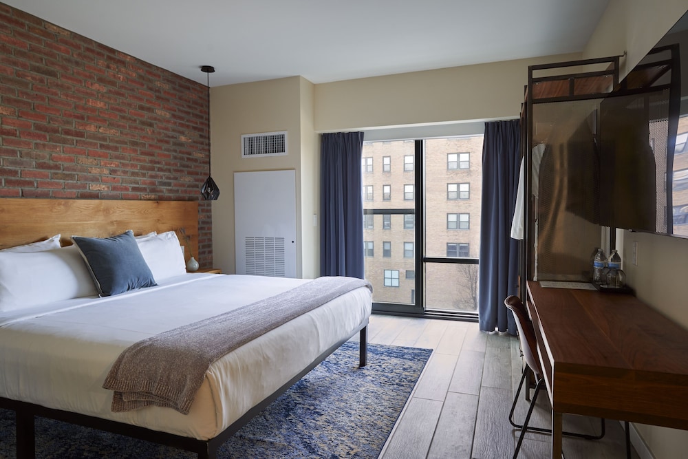 ROOM, SINGLE, KING BED