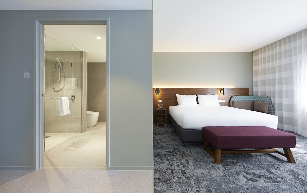 HOLIDAY INN EXPRESS NEWCASTLE 15/63