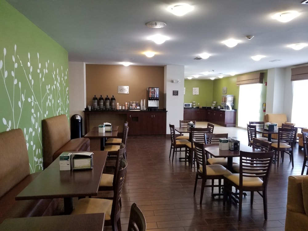Sleep Inn Suites Gulfport 32/34