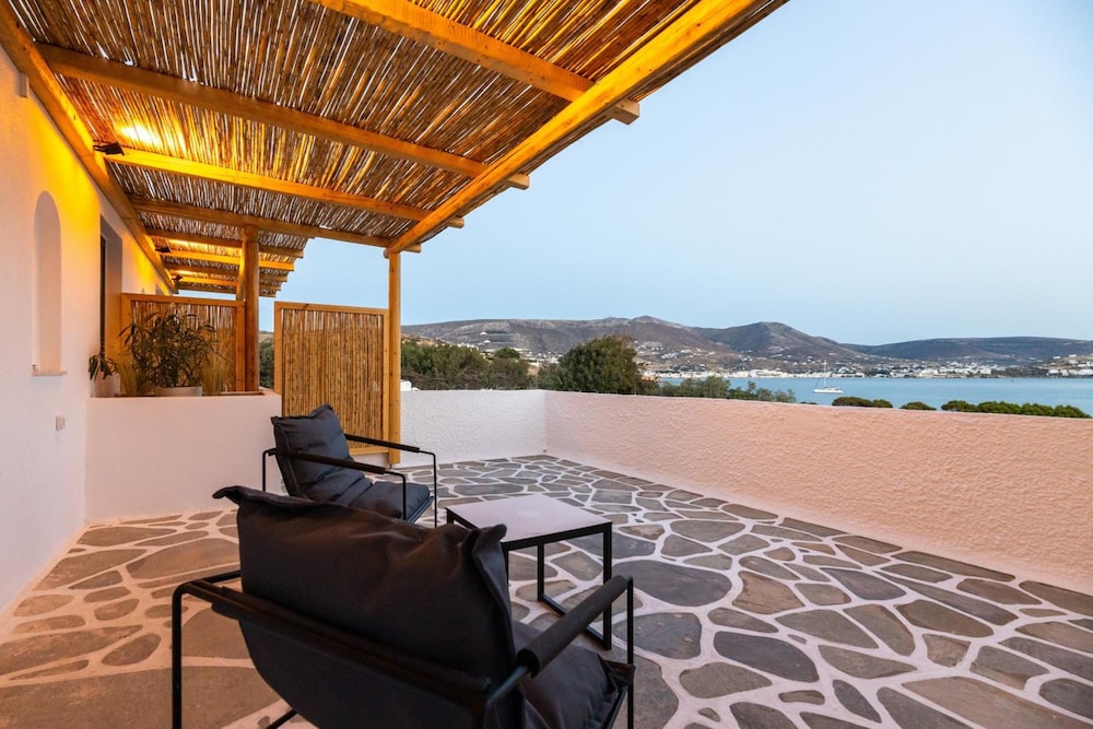 Omilos Beachfront House 48/59