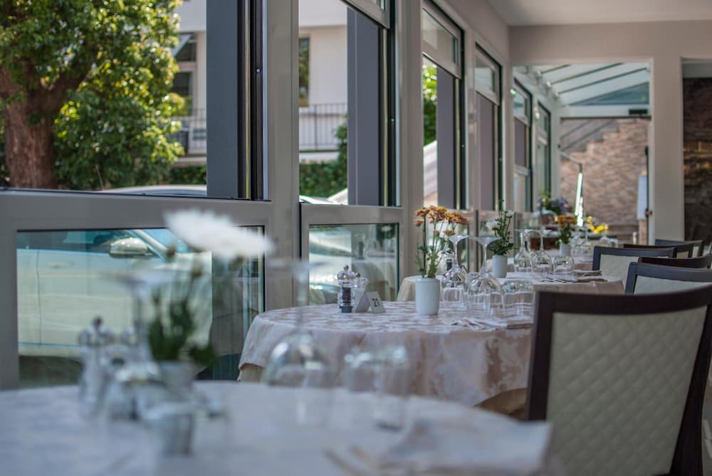 Hotel Flora 25/50