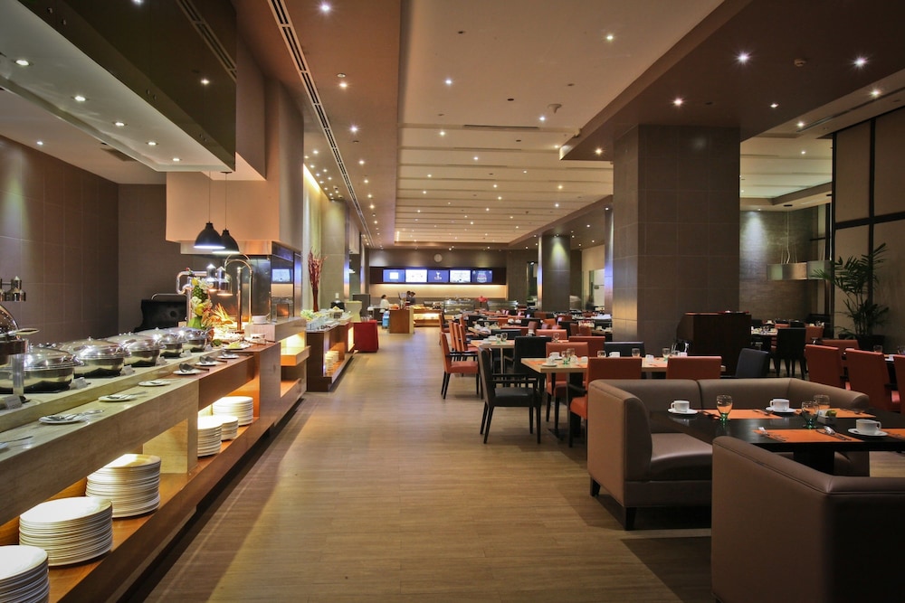 Limketkai Luxe Hotel 40/50