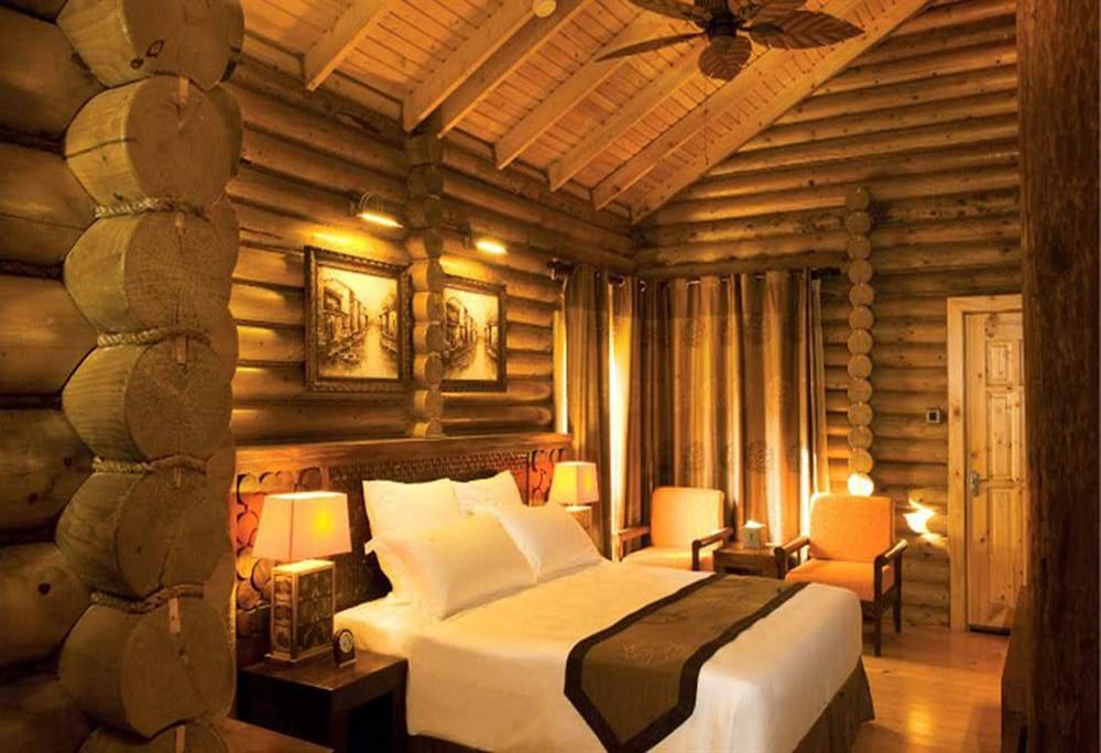 3 BEDROOMS, VILLA