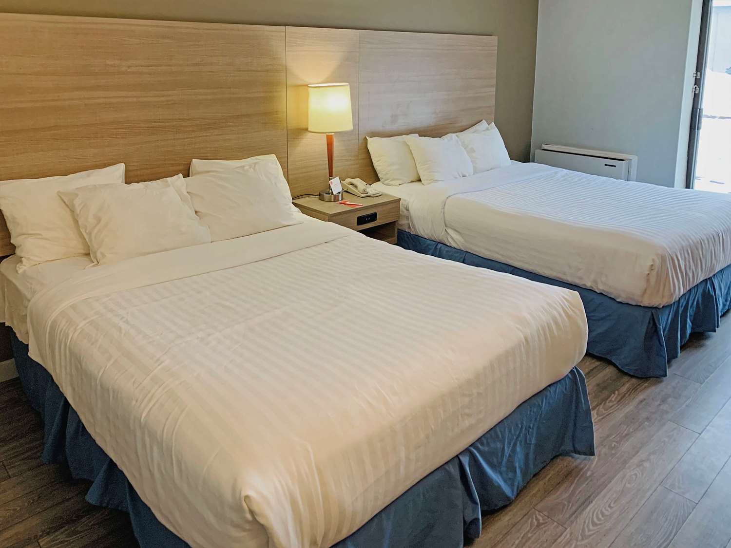 ROOM, 2 DOUBLE BEDS