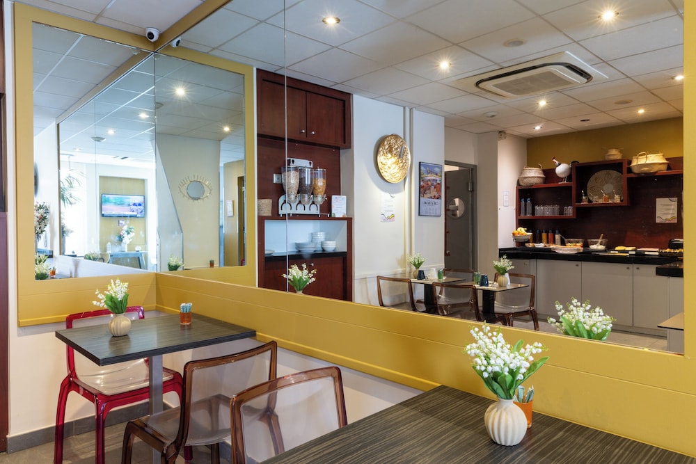 Accueil Hotel Paris Pigalle Montmartre 48/61