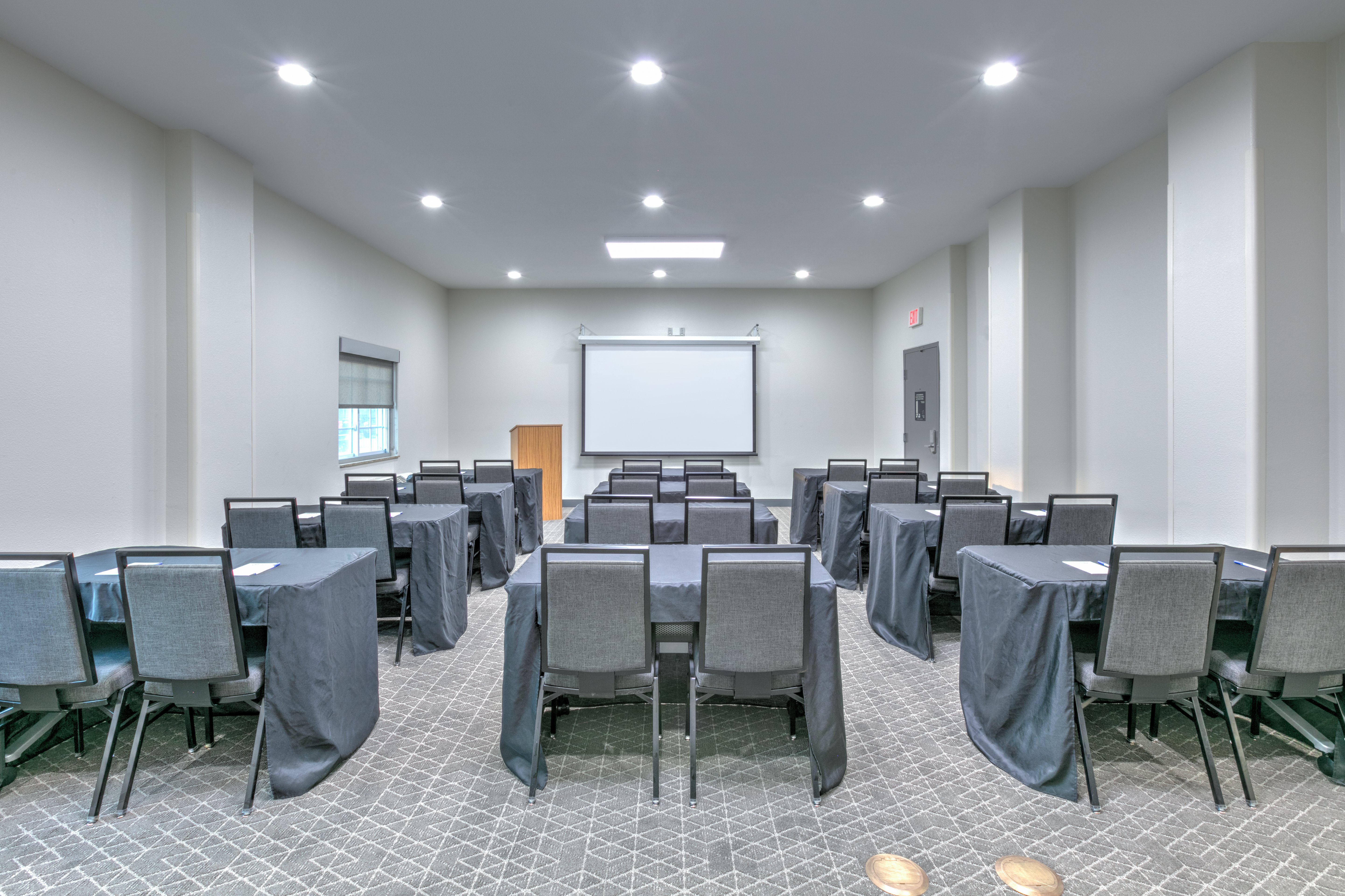 Candlewood Suites Lake Jackson Clute 49/60