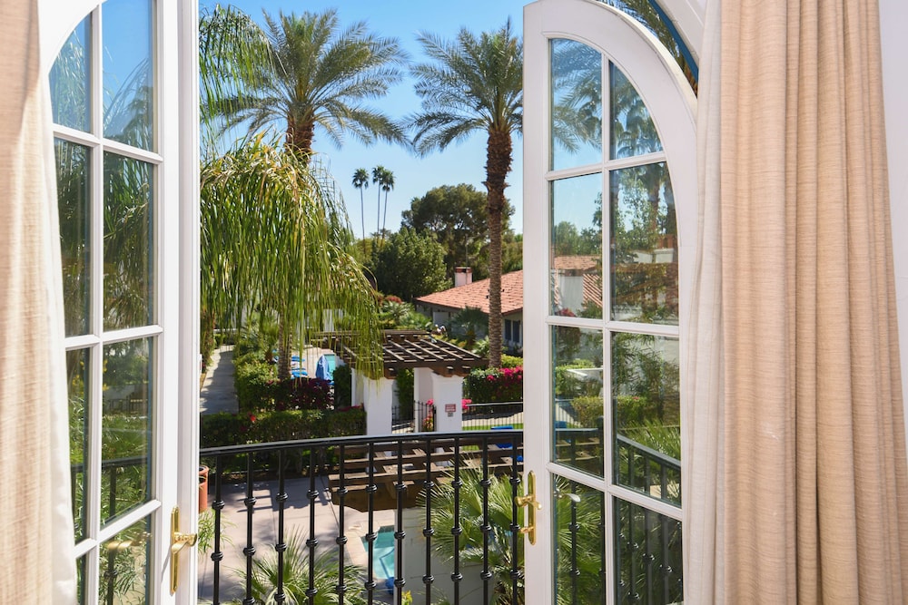 La Quinta Resort & Club, Curio Collection by Hilton 8/77