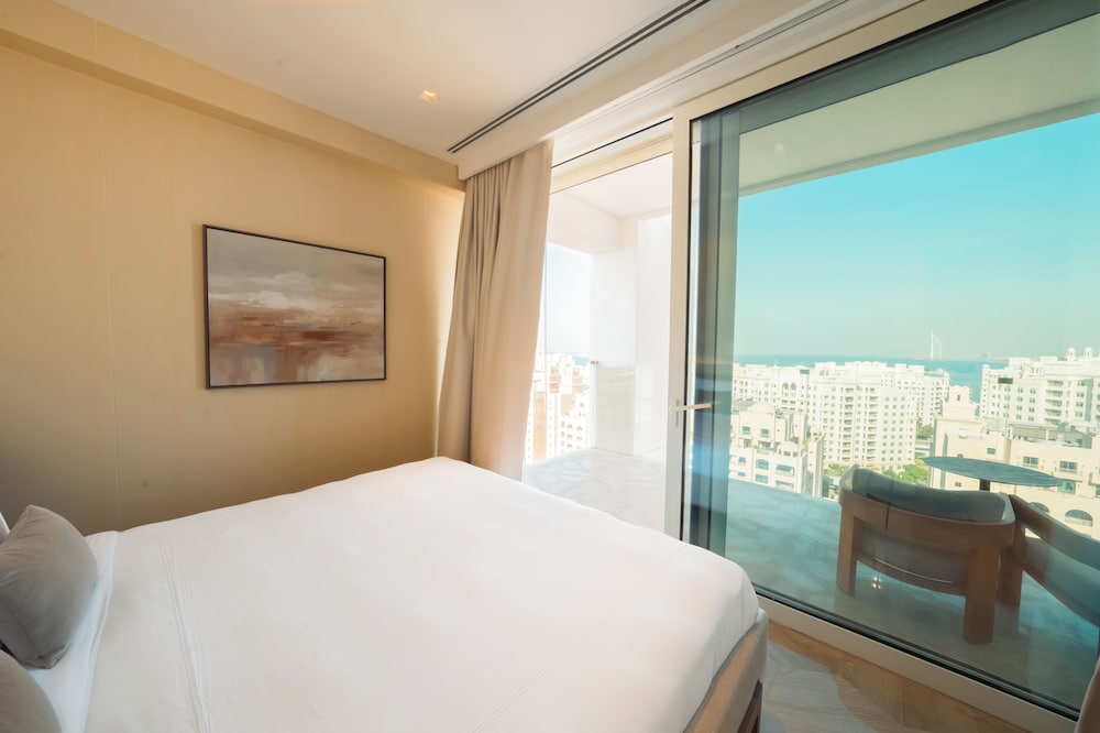 DUPLEX, PENTHOUSE, 5 BEDS, WITH POOL