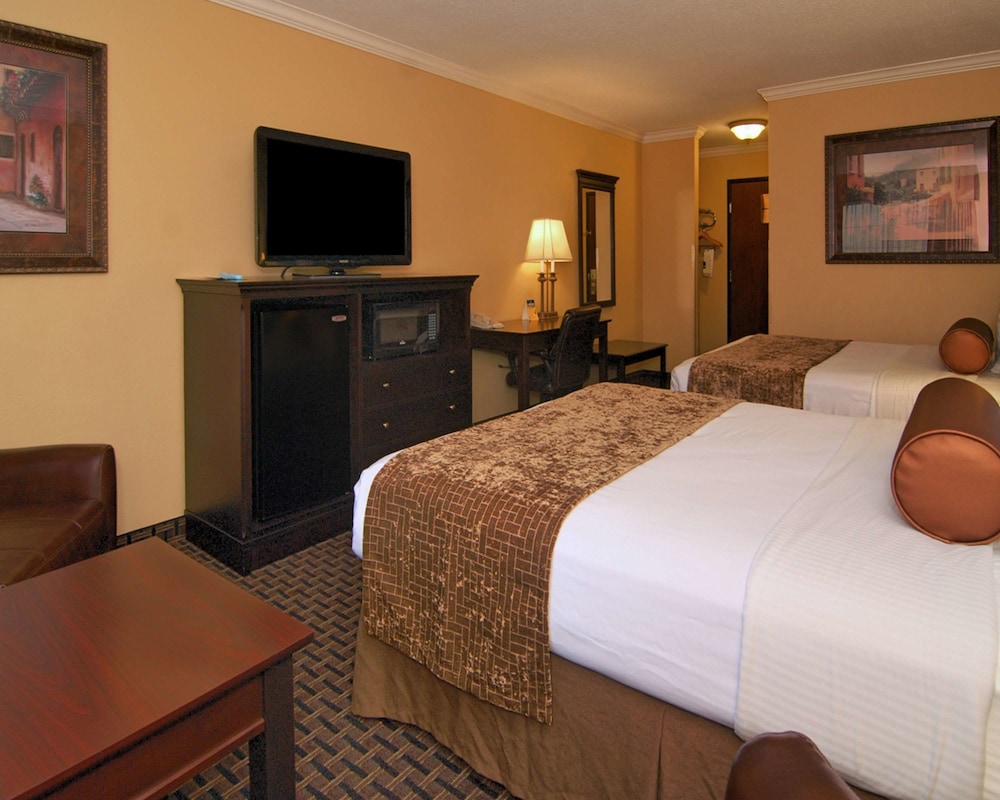 Best Western Plus Southpark Inn & Suites 8/39