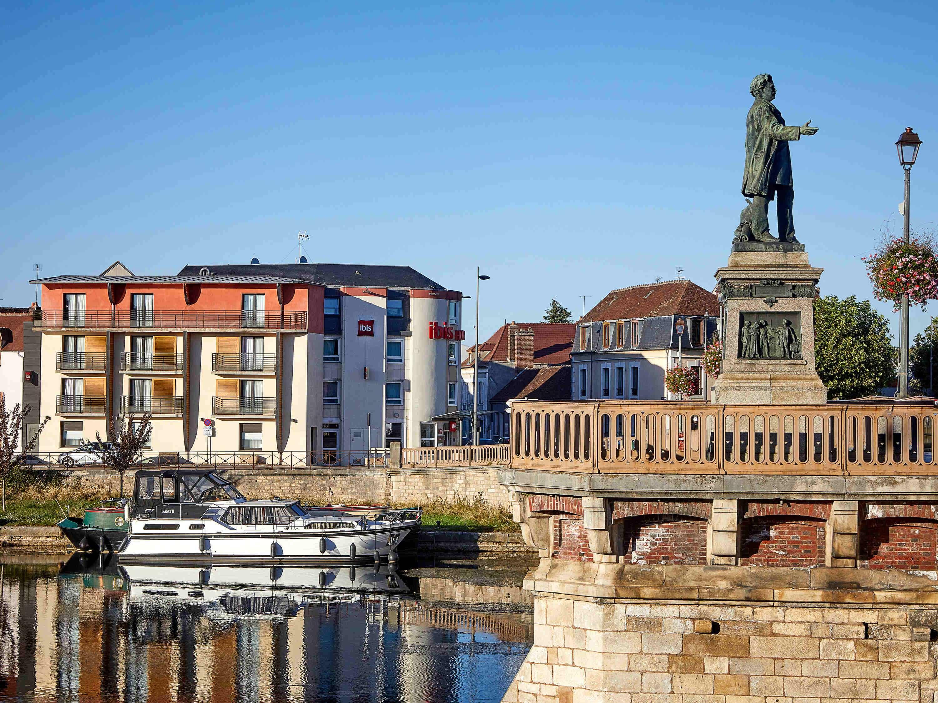 Ibis Auxerre Centre 43/50