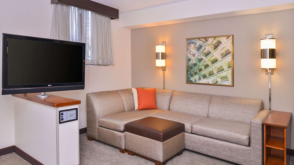 Hyatt Place Herndon/Dulles Airport-East 44/69