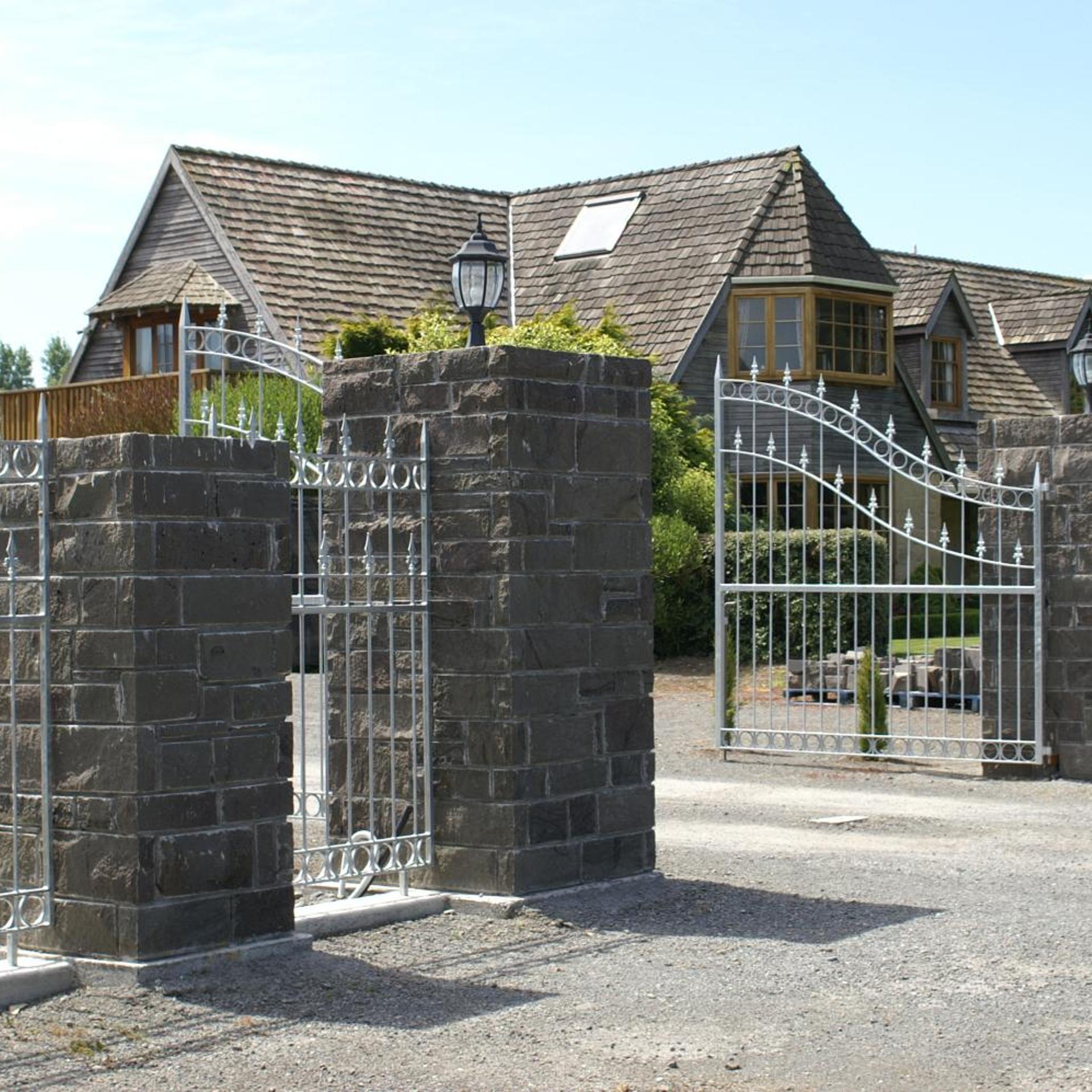 FYFFE COUNTRY LODGE 27/41