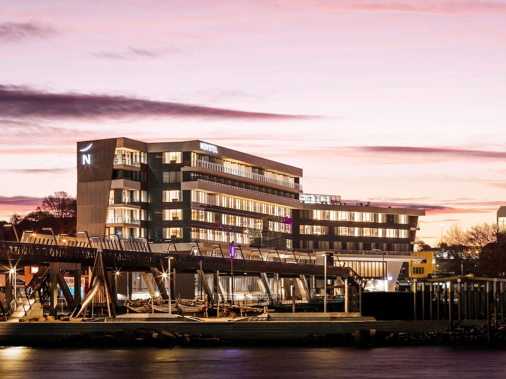 Novotel Devonport 6/50