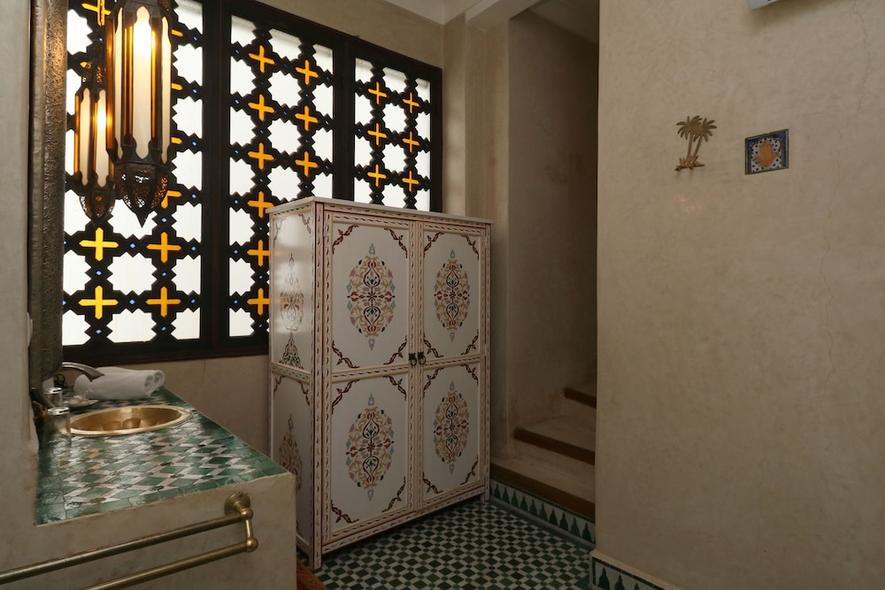 RIAD ZINEB 34/47